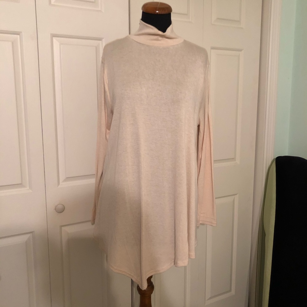 NWT umgee long sleeve mock turtle neck.